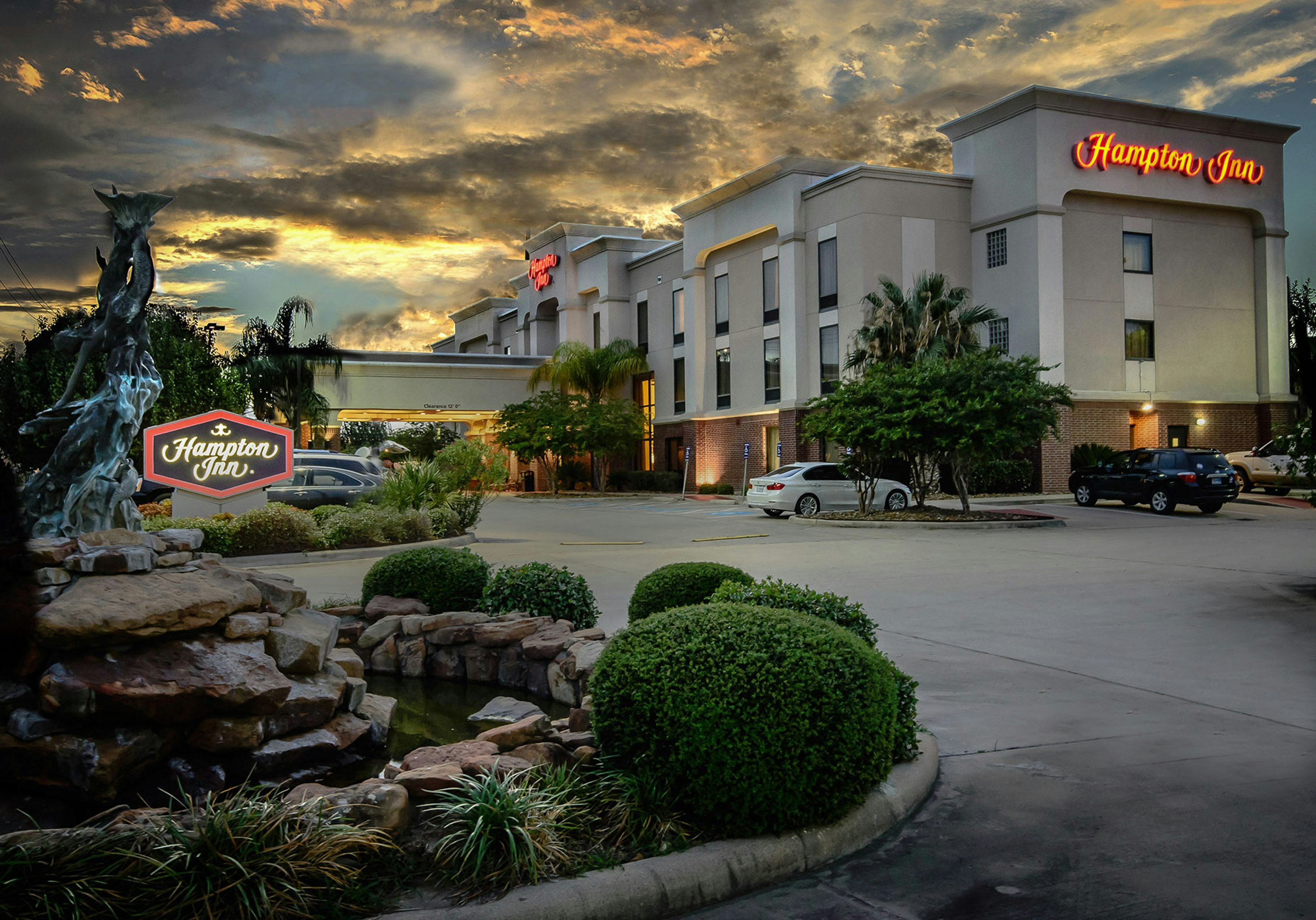 Hampton Inn Houston-Pearland 78/81