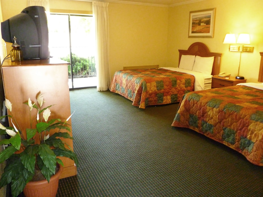 Heritage Inn Express Roseville 16/51