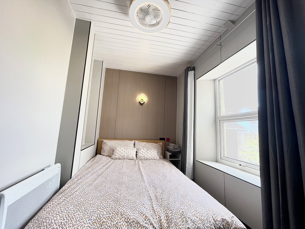OYO Welsh Holiday Accommodation - Modern Stay 7/32