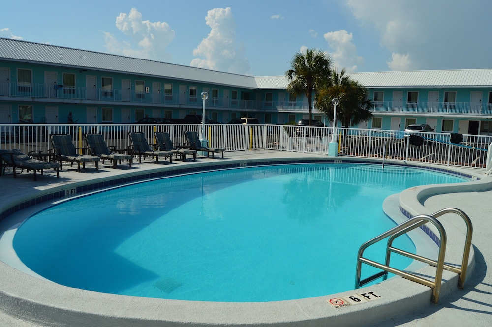 Destin Inn And Suites 38/57