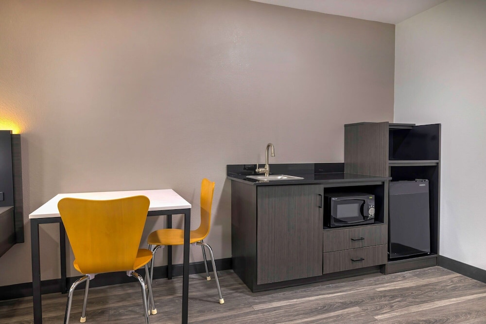 Motel6 Fort Worth, TX - Burleson 50/60