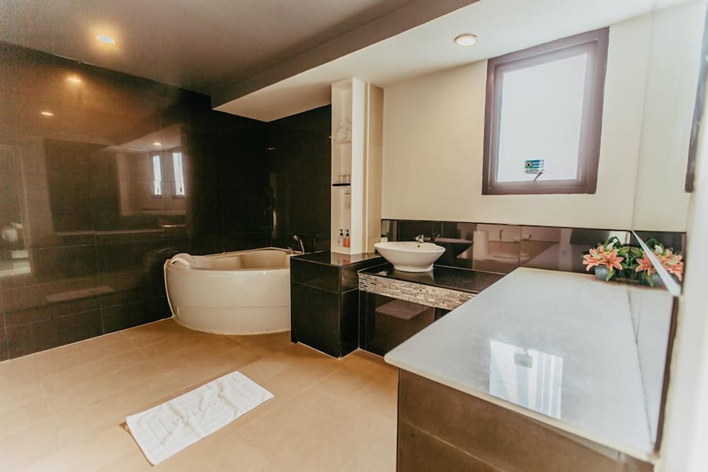Mantra Varee Hotel 22/47