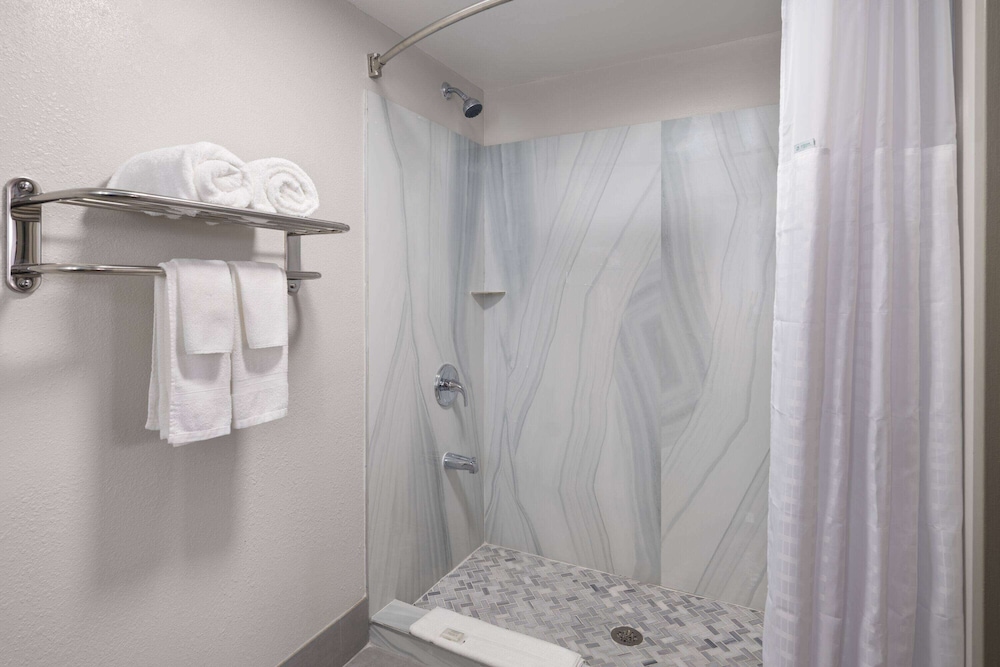 Days Inn by Wyndham Montgomery I-85 15/16