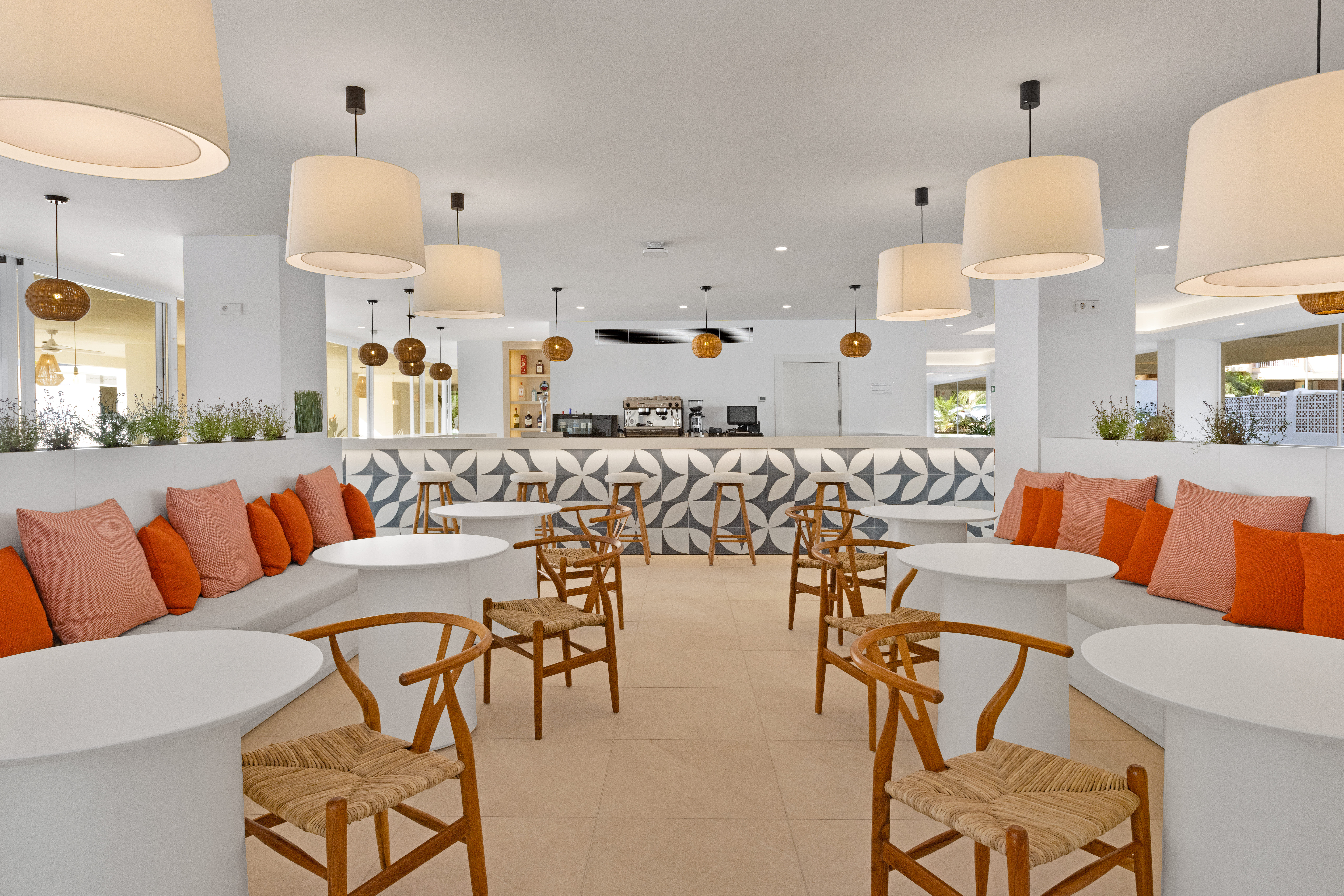 Palmanova Beach Apartments by TRH 52/62