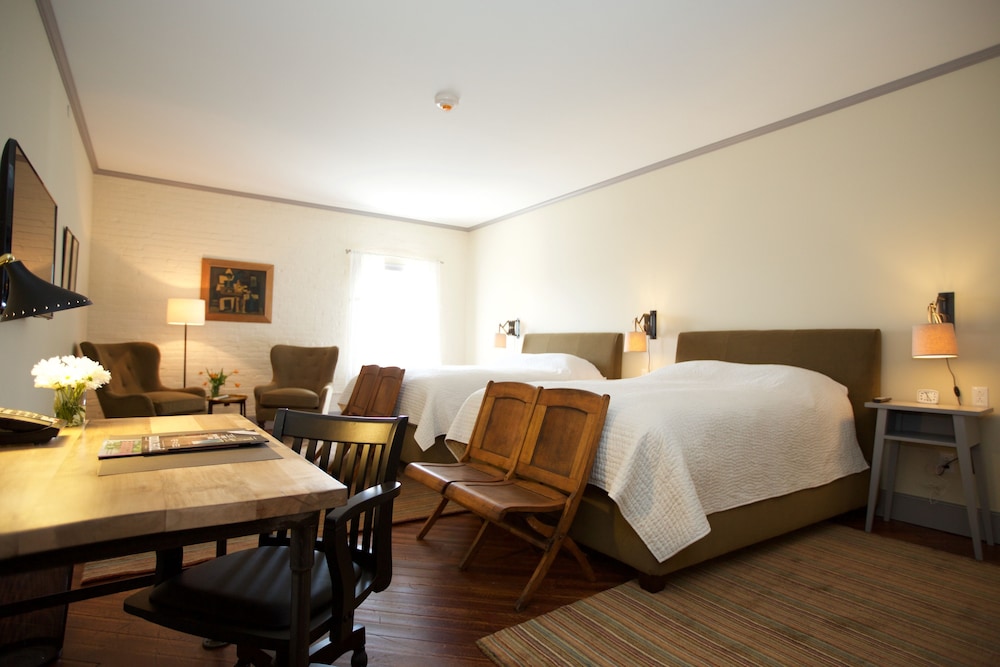 Hotel on North 25/62