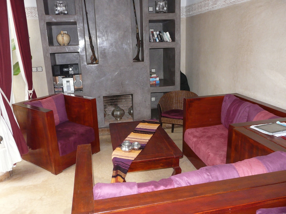 Riad Elias 53/72