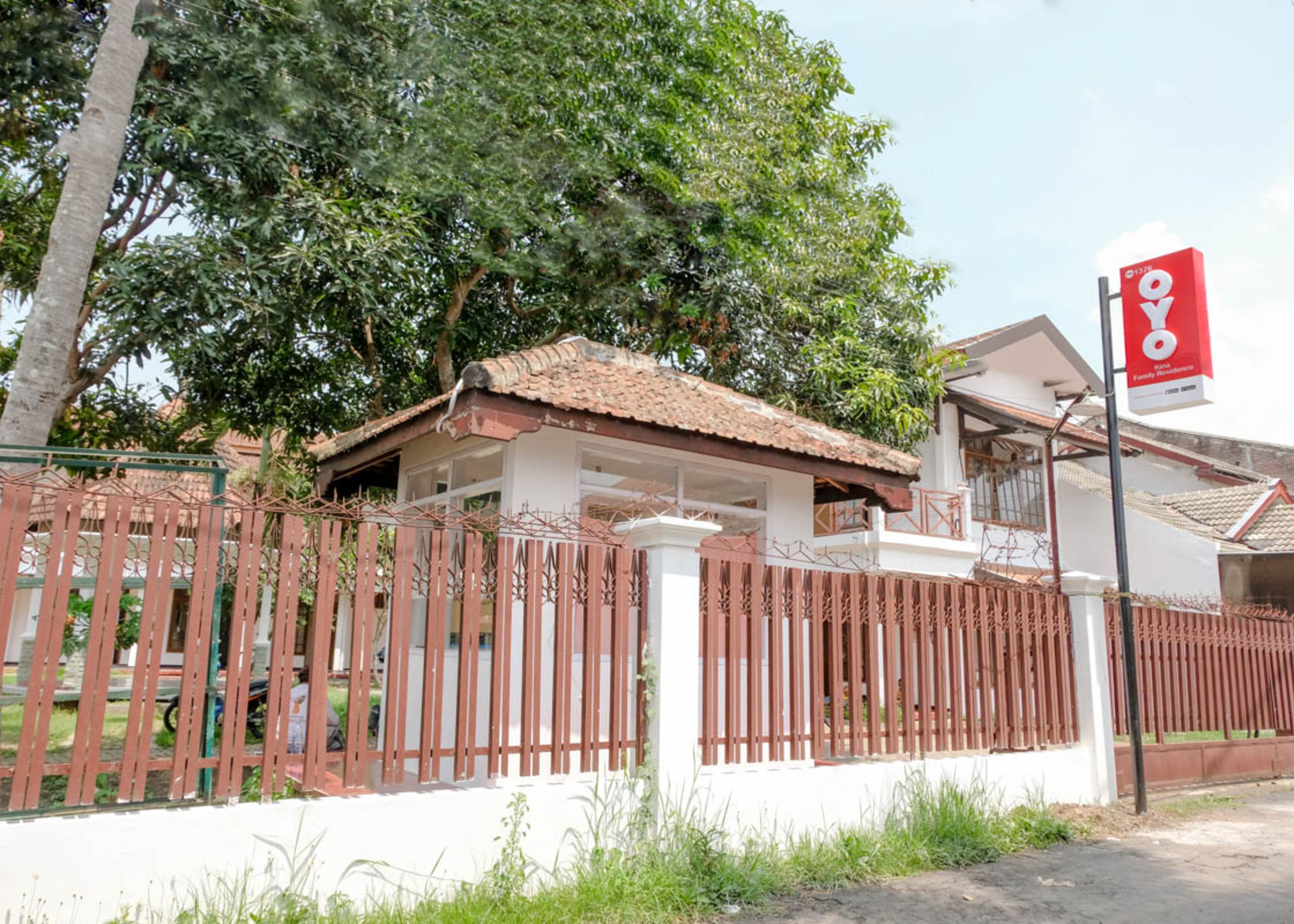 OYO 1376 Kina Family Residence 2/28