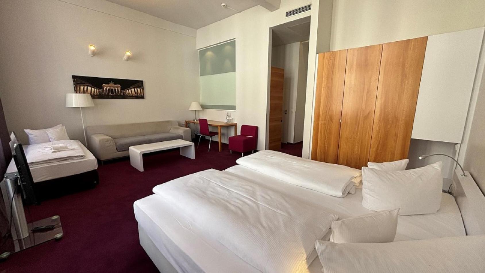 Suite, Sofa