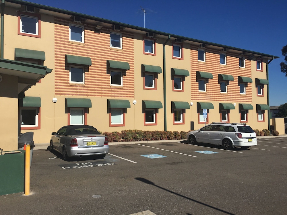 ibis budget Casula Liverpool 62/66