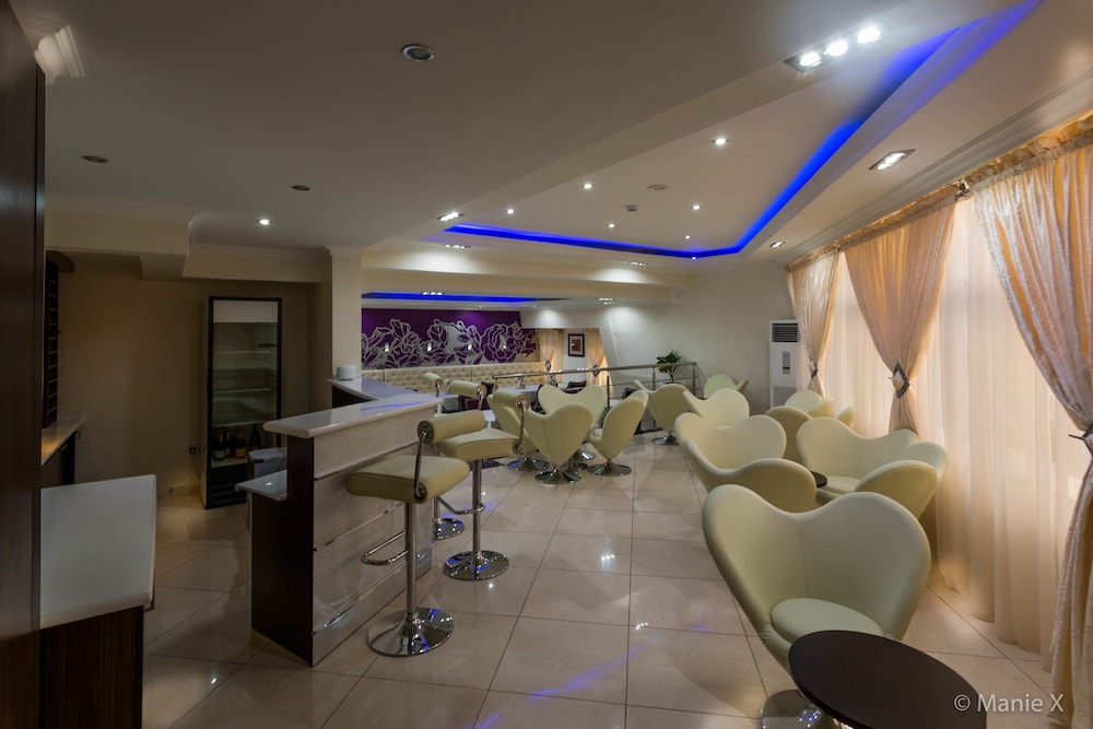 Morning Side Suites Etim Inyang 33/37