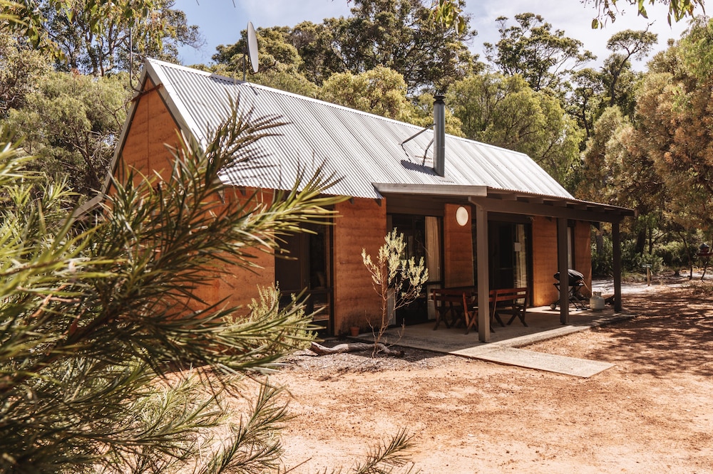 BUSSELLS BUSHLAND COTTAGES 4/47