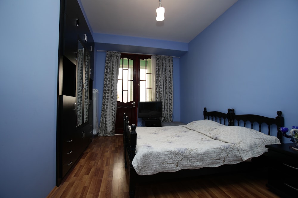 COMFORT, DOUBLE OR TWIN BED, MOUNTAIN VIEW
