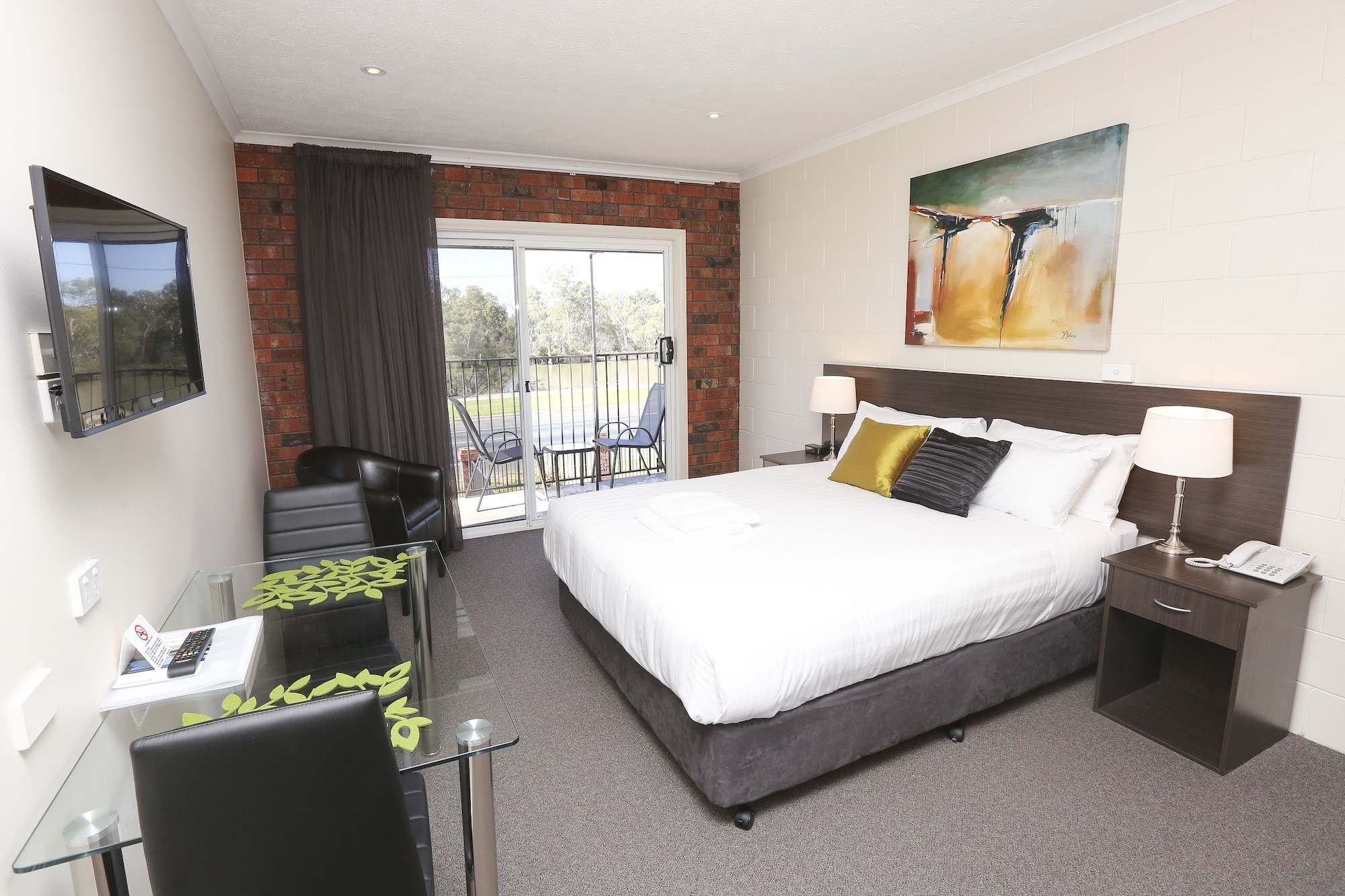 DELUXE, RIVER VIEW, BALCONY