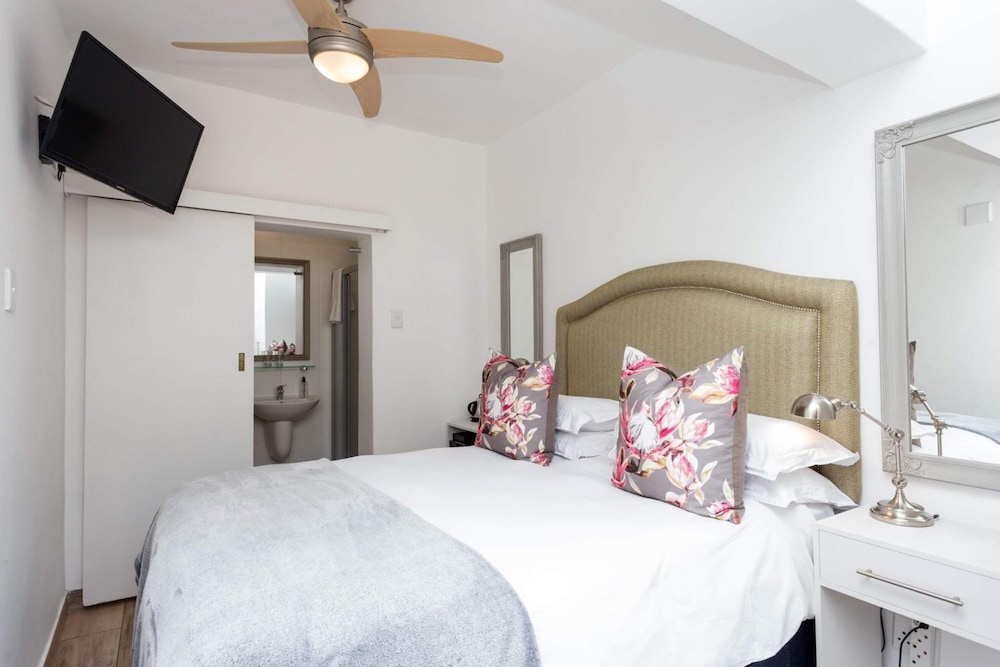 Maartens Guesthouse 10/37