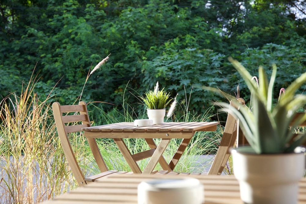 Chez Bure - Bure Homestay 73/76