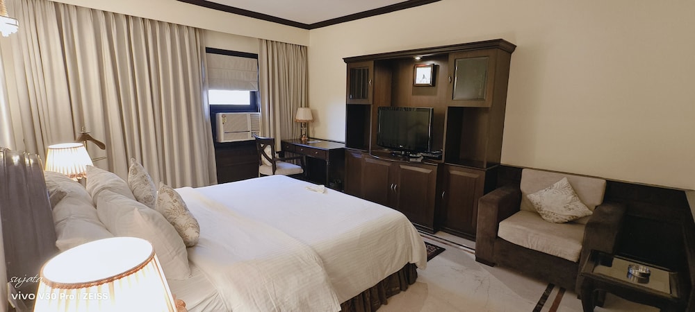 Empires Hotel Paradip 11/34