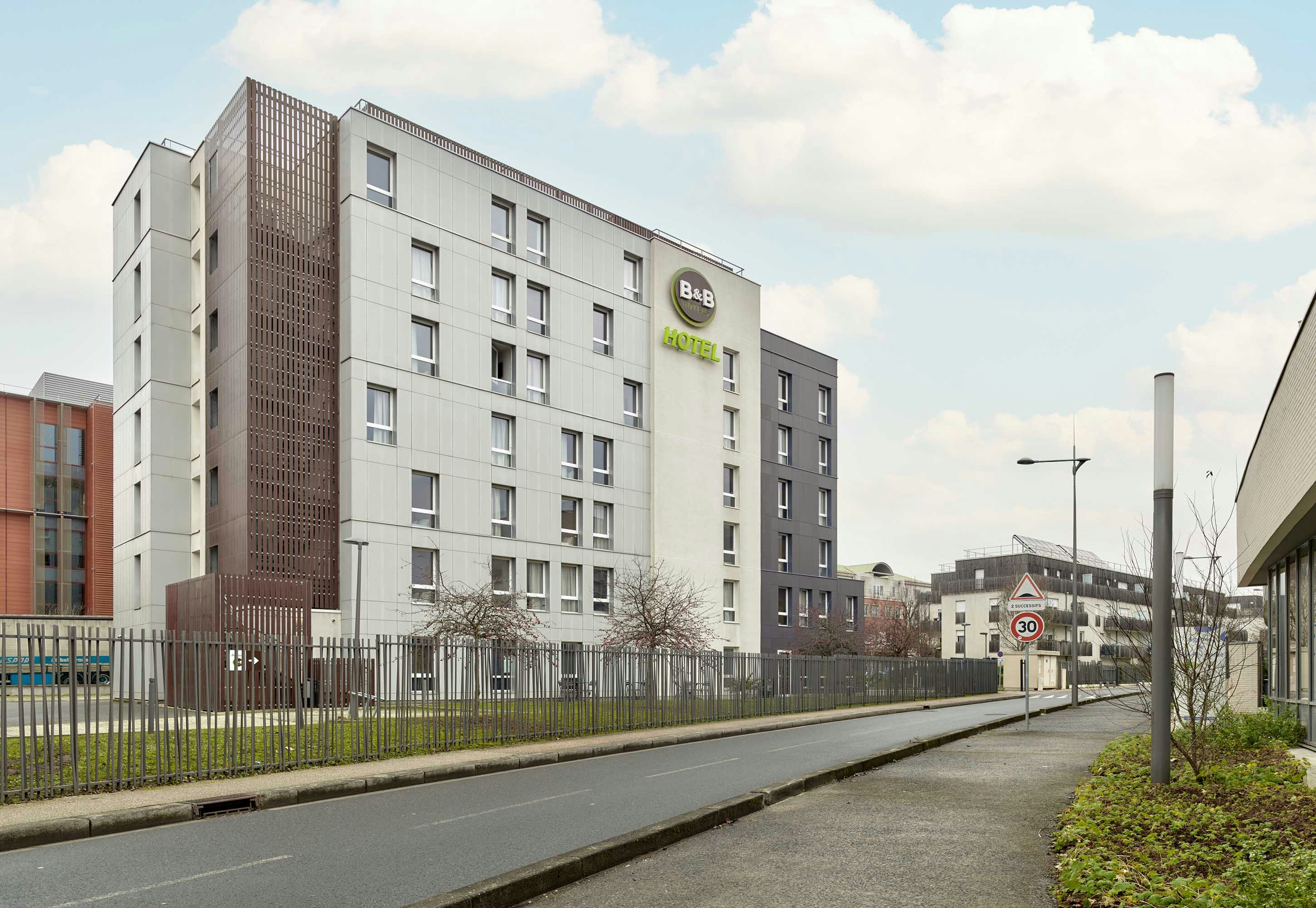 B&B Hotel Orly Chevilly Marche International in CHEVILLY LA RUE