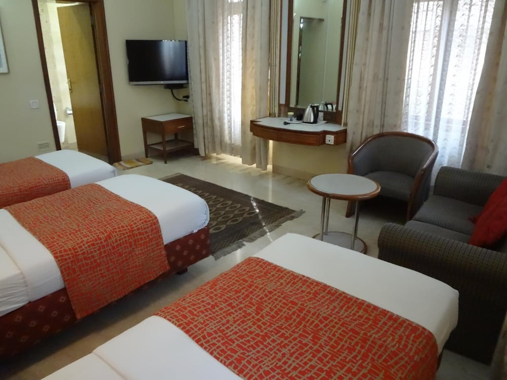 Regent Hotel 16/38