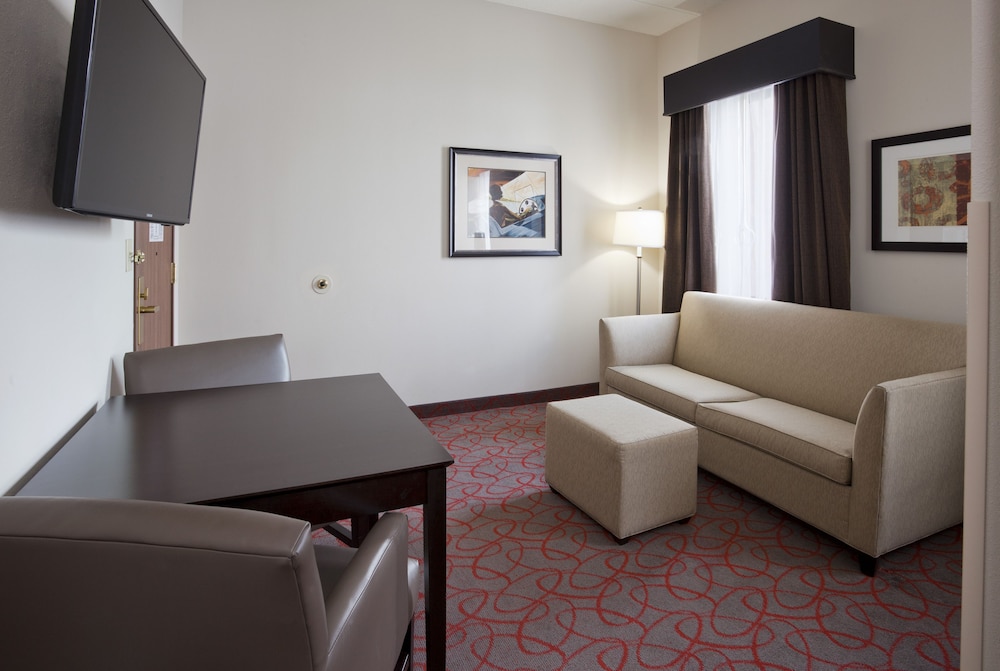 Holiday Inn Express Hotel &amp; Suites BLOOMINGTON WEST 33/52