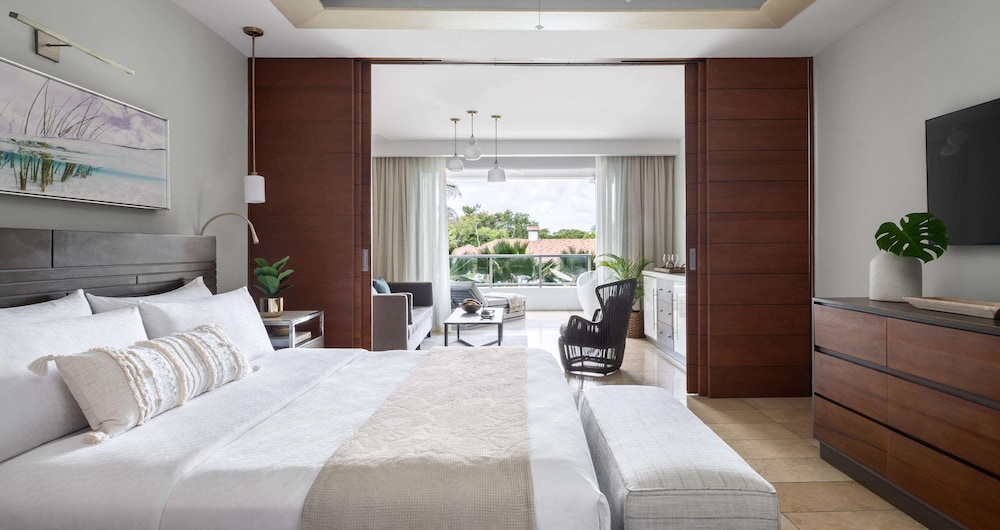 1 Bedroom, Royal, Crystal, Lagoon, Suite, King Bed, Sea Side, Balcony, Bathtub