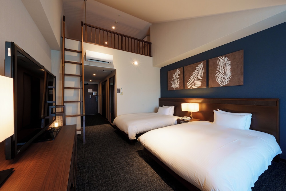 Loft, Family, Twin Beds, Ocean Wing, Main Building