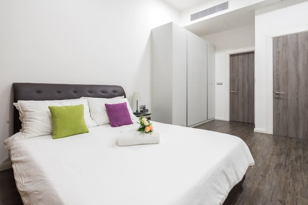 A Place Define Happiness In M Suite Klcc 12/50