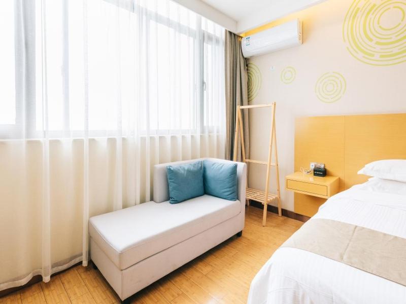 GreenTree Inn Jiangyin Bus Station Meiyuan Street Express Hotel 17/31
