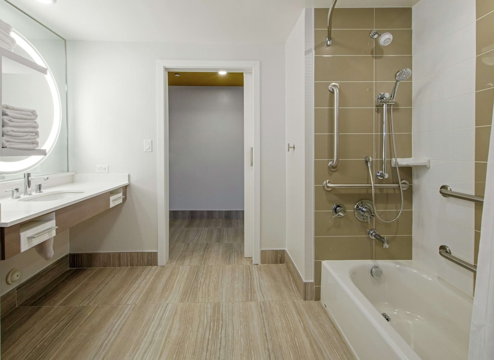 Hampton Inn & Suites Raleigh-durham Airport-Brier Creek 35/73