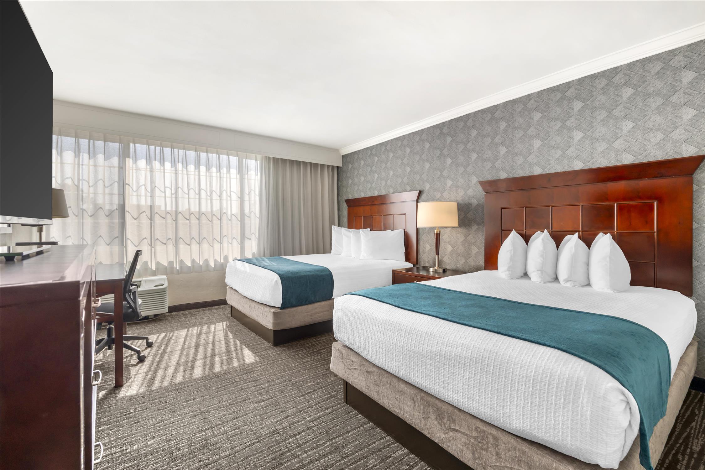 Best Western Plus Carriage Inn 34/78