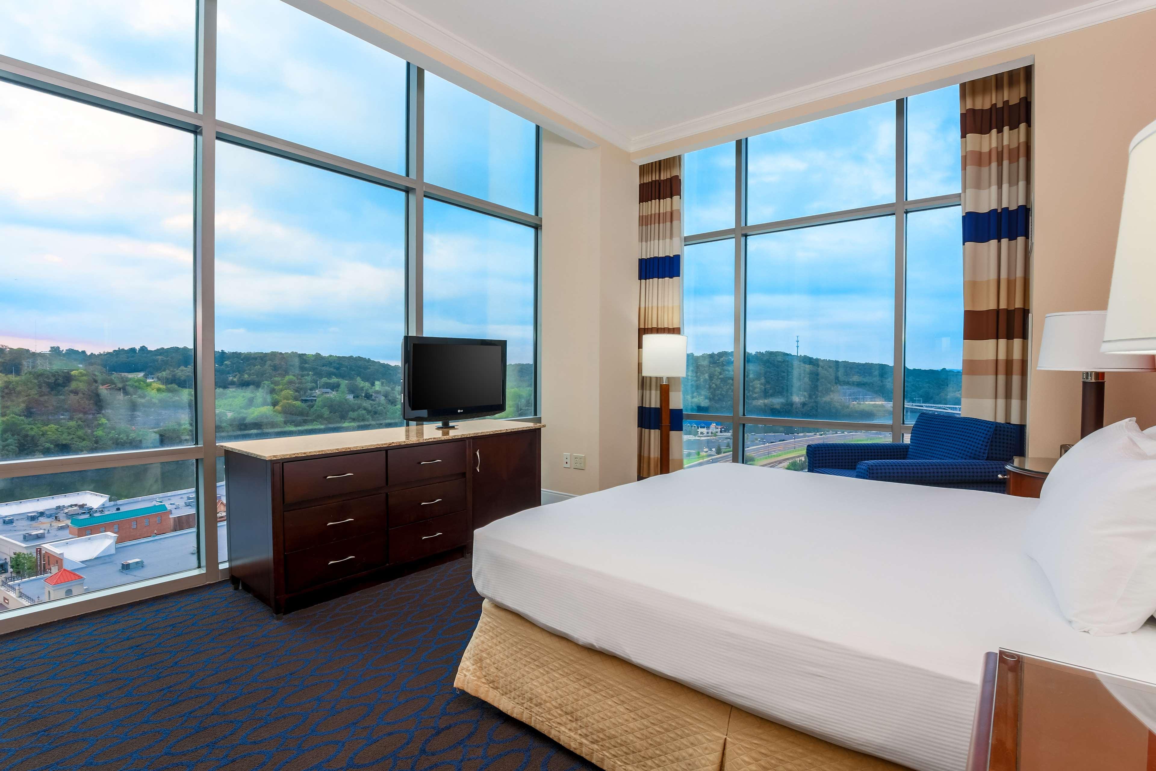 CONDO, PRESIDENTIAL, KING BED