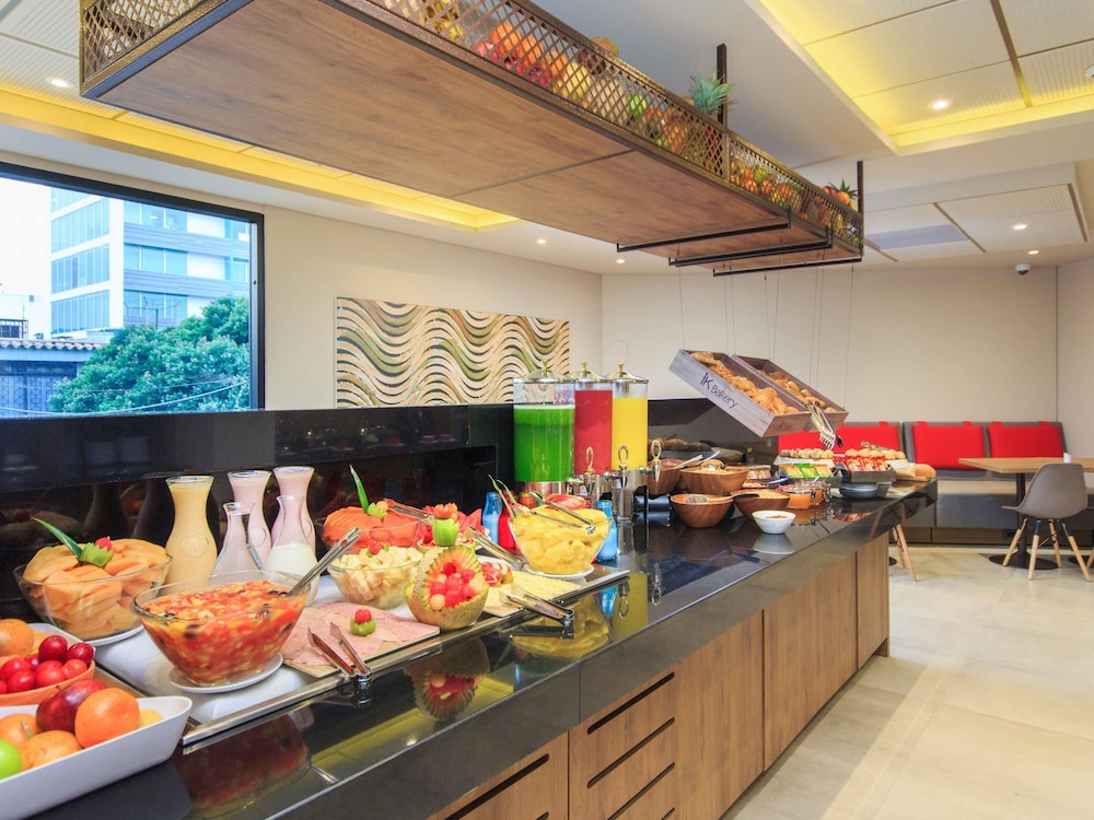 Ibis Cucuta 49/75