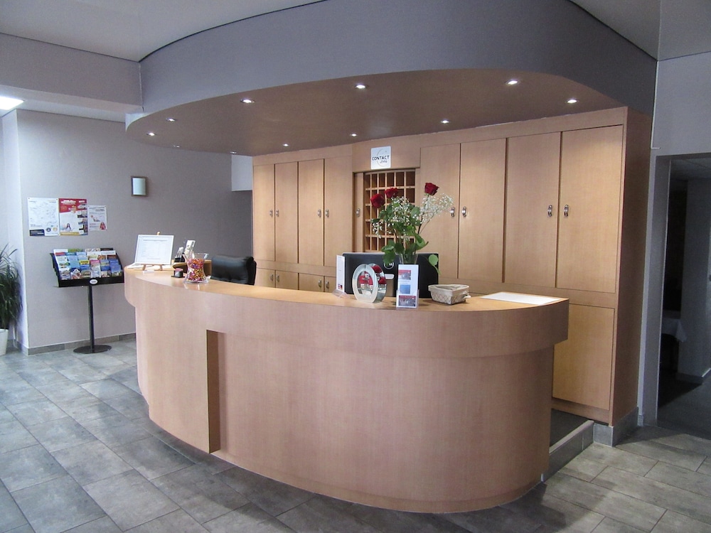 Sorti P Tit Dej Hotel Saintes 3/50