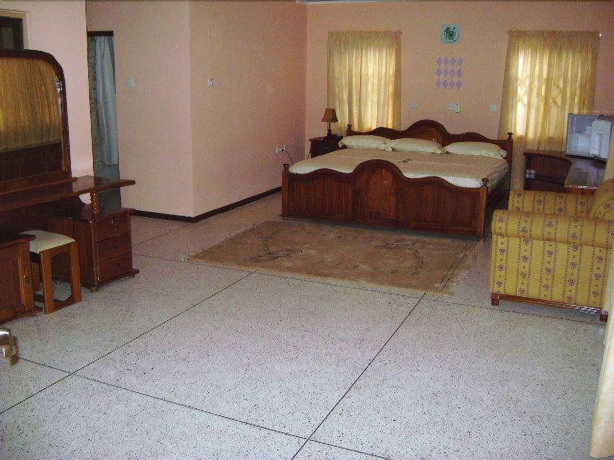 East Airport Guesthouse 7/17
