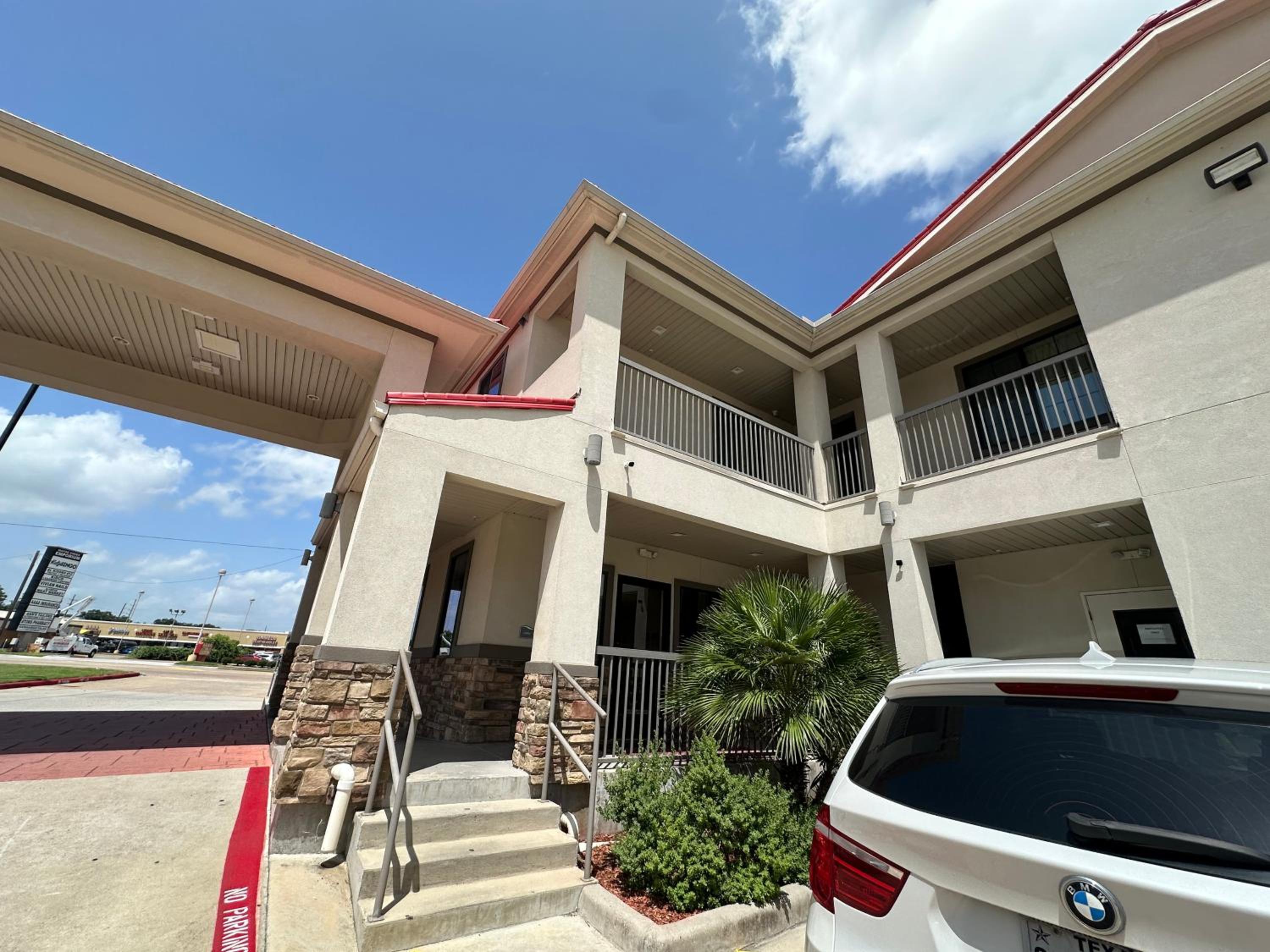 Scottish Inn And Suites 7/53