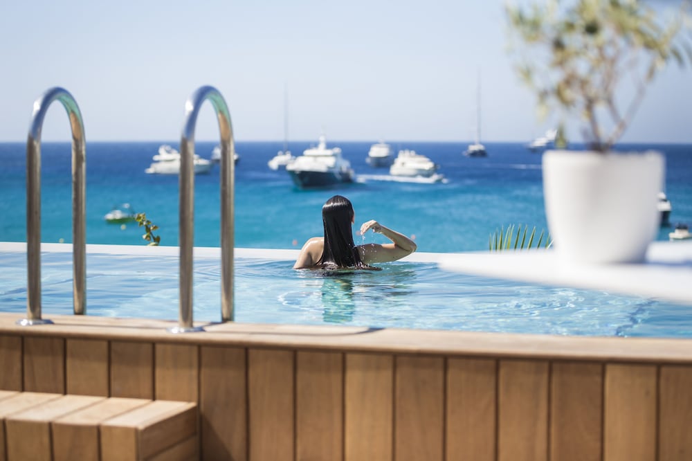 Mykonos Dove Beachfront Hotel 51/73