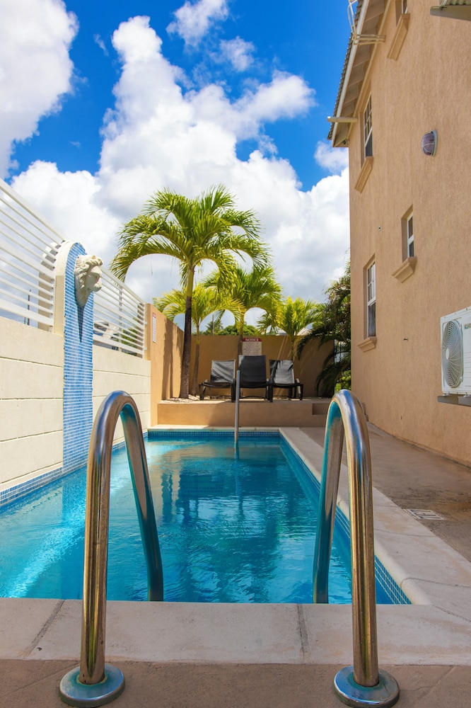 Best E Villas Providence 13/39