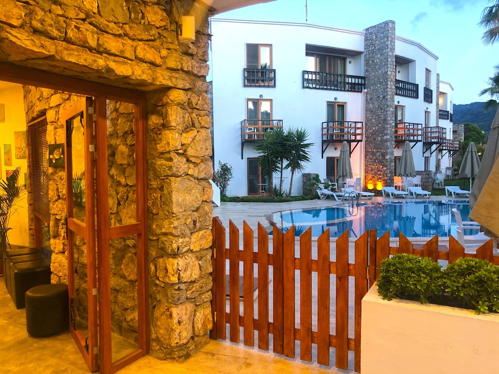 Butikhan Hotel 9/69