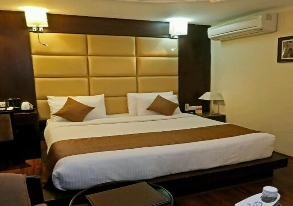 Clarks Inn Srinagar (Ex Hotel Spring Hills) 21/50