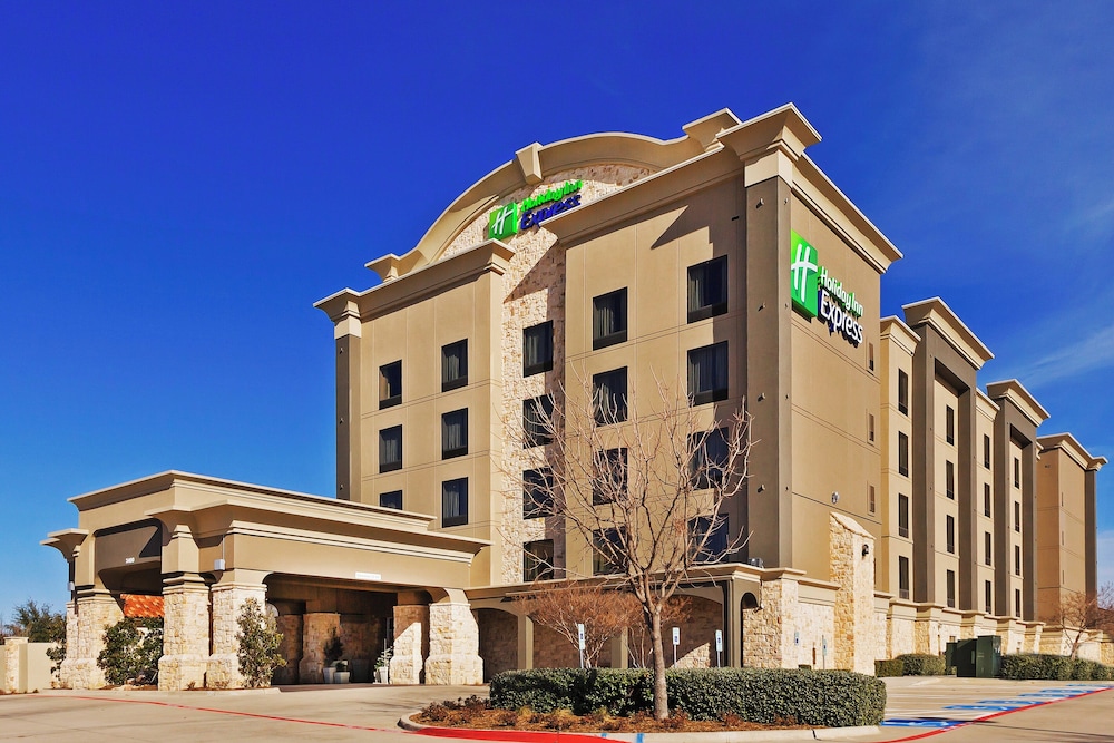 Holiday Inn Express Frisco Legacy Park Area 2/52