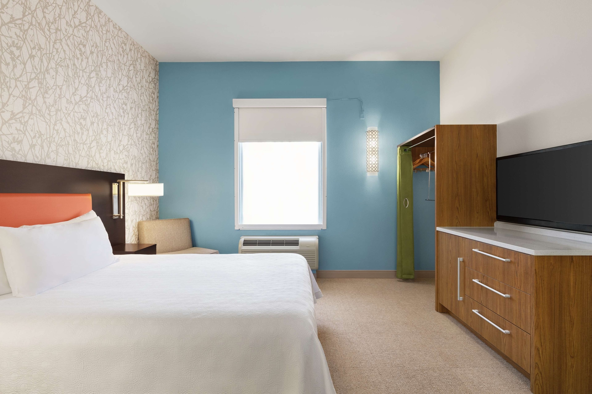 SUITE, QUEEN BED, ACCESSIBLE