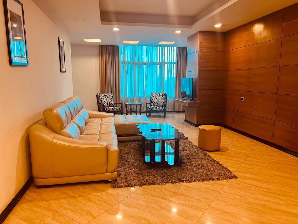 Inter Luxury Hotel 61/75