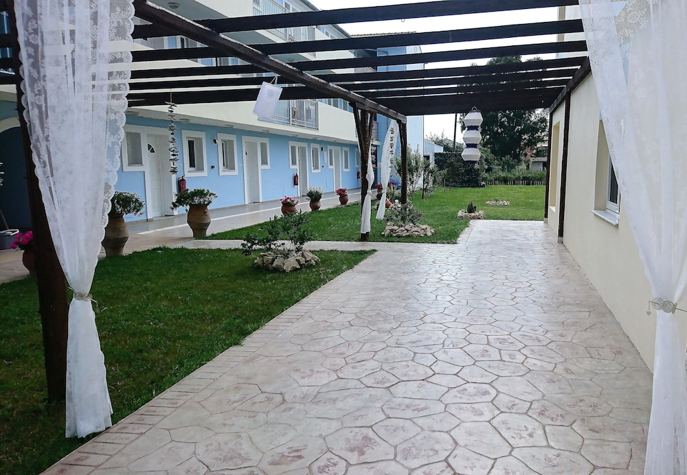 Christakis Hotel 6/50