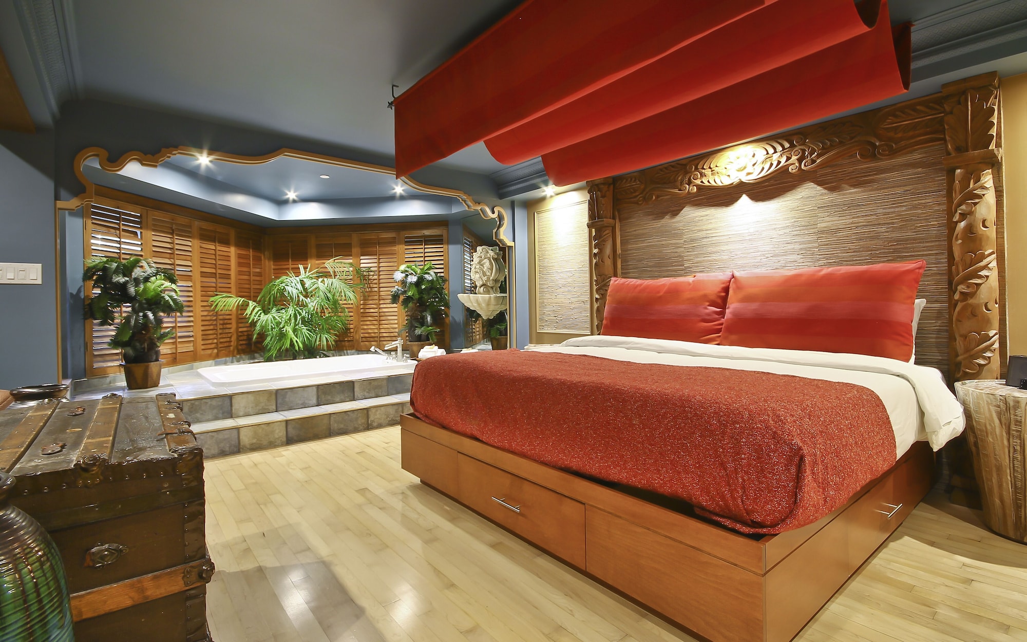 Theme, Polynesian, Suite, King Bed, Sofa