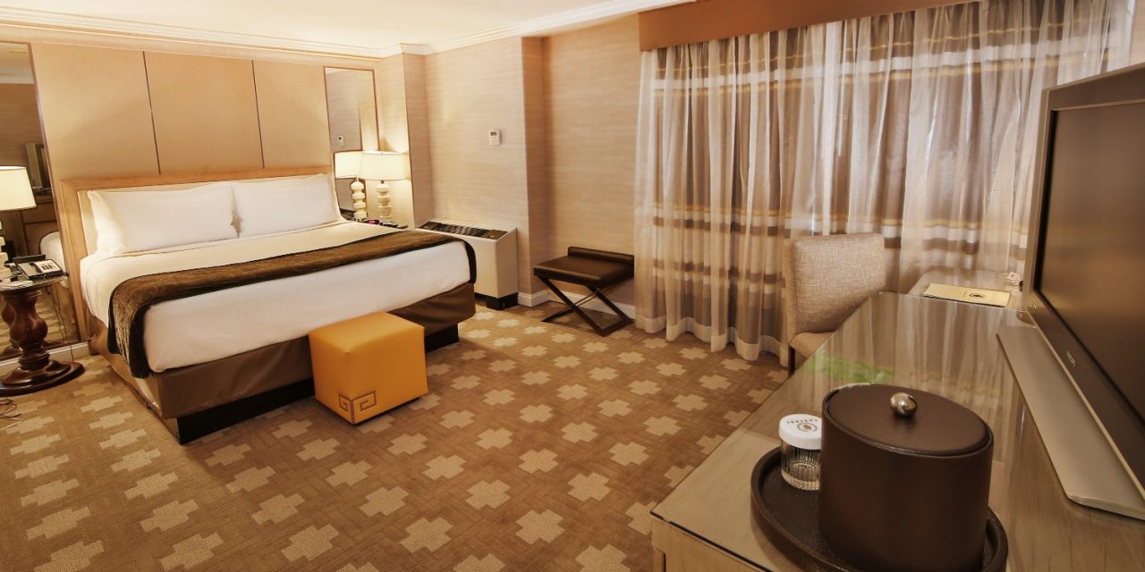 Neptune, Suite, King Bed, Forum Tower