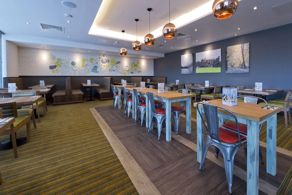 Premier Inn Slough West (Slough Trading Estate) Hotel 34/42