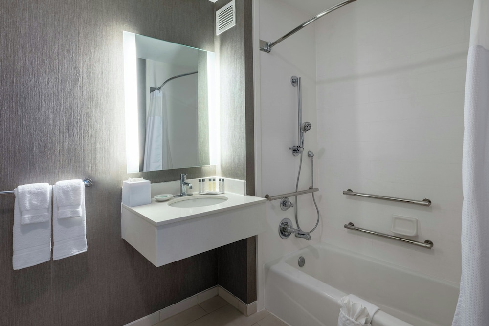 SpringHill Suites Pasadena Arcadia 48/50