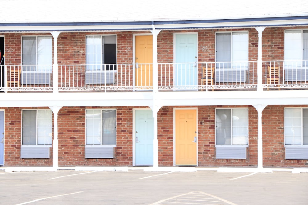 University Inn 2/40