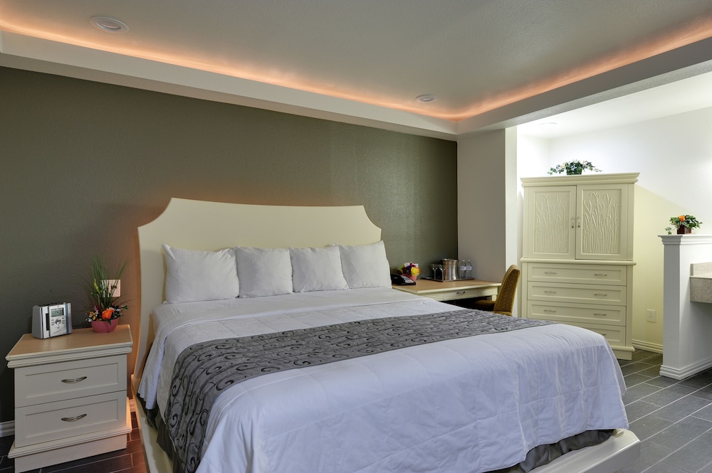 Romantic Inn Suites 16/43