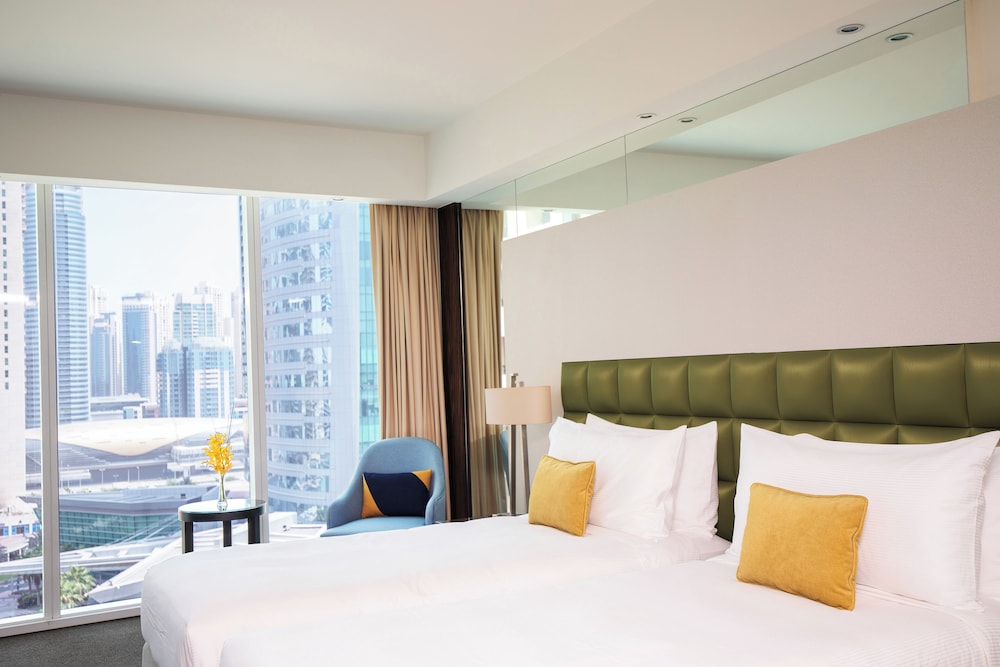 DELUXE, TWIN BEDS