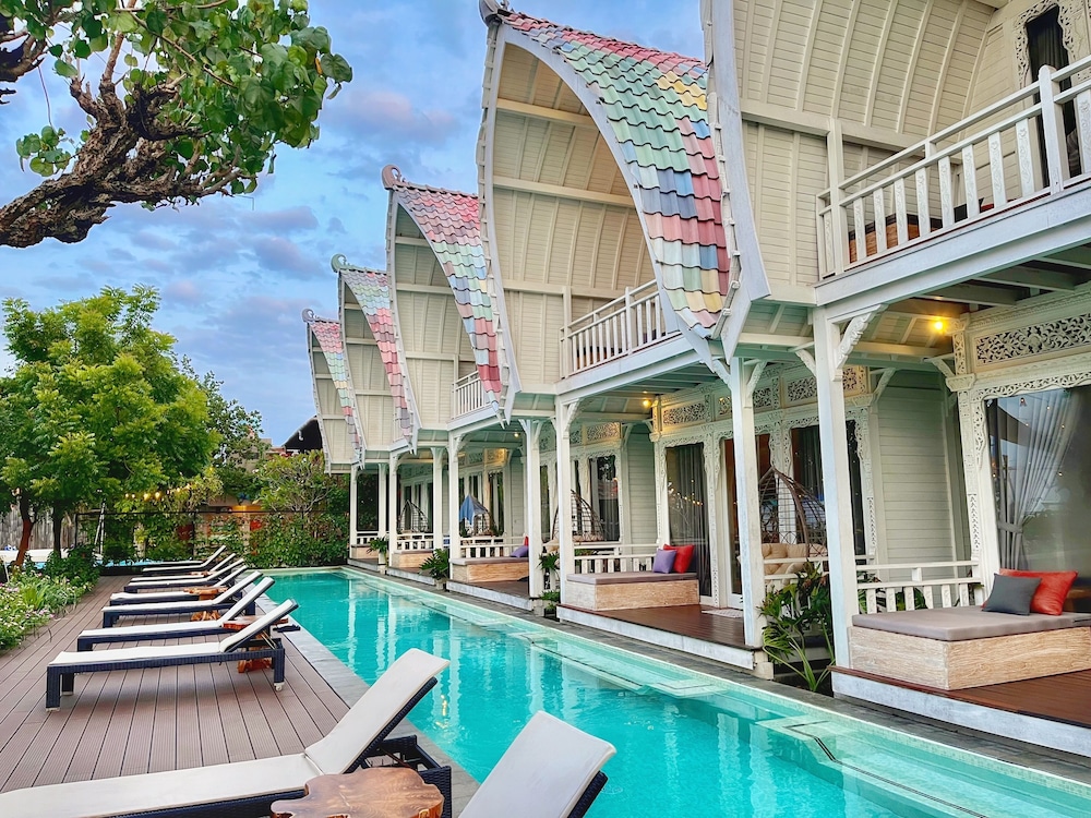 Mambo Beach Resort 10/30